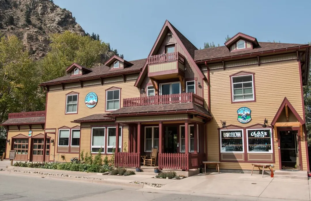 Clear Creek Inn-1